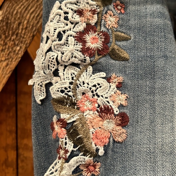 Girls Mudd Shorts - Picture 3 of 6